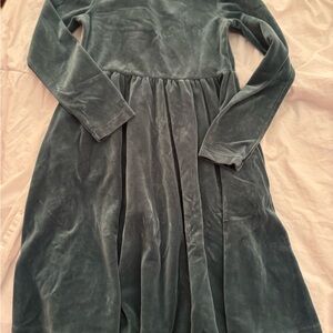 Hanna Andersson Velour girls Dress in green